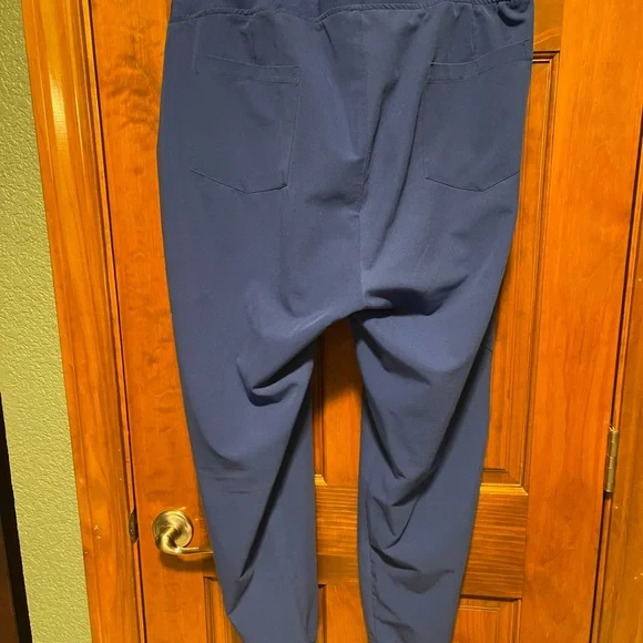 Mandala Women's Royal Blue jogger scrub set - Picture 4 of 6